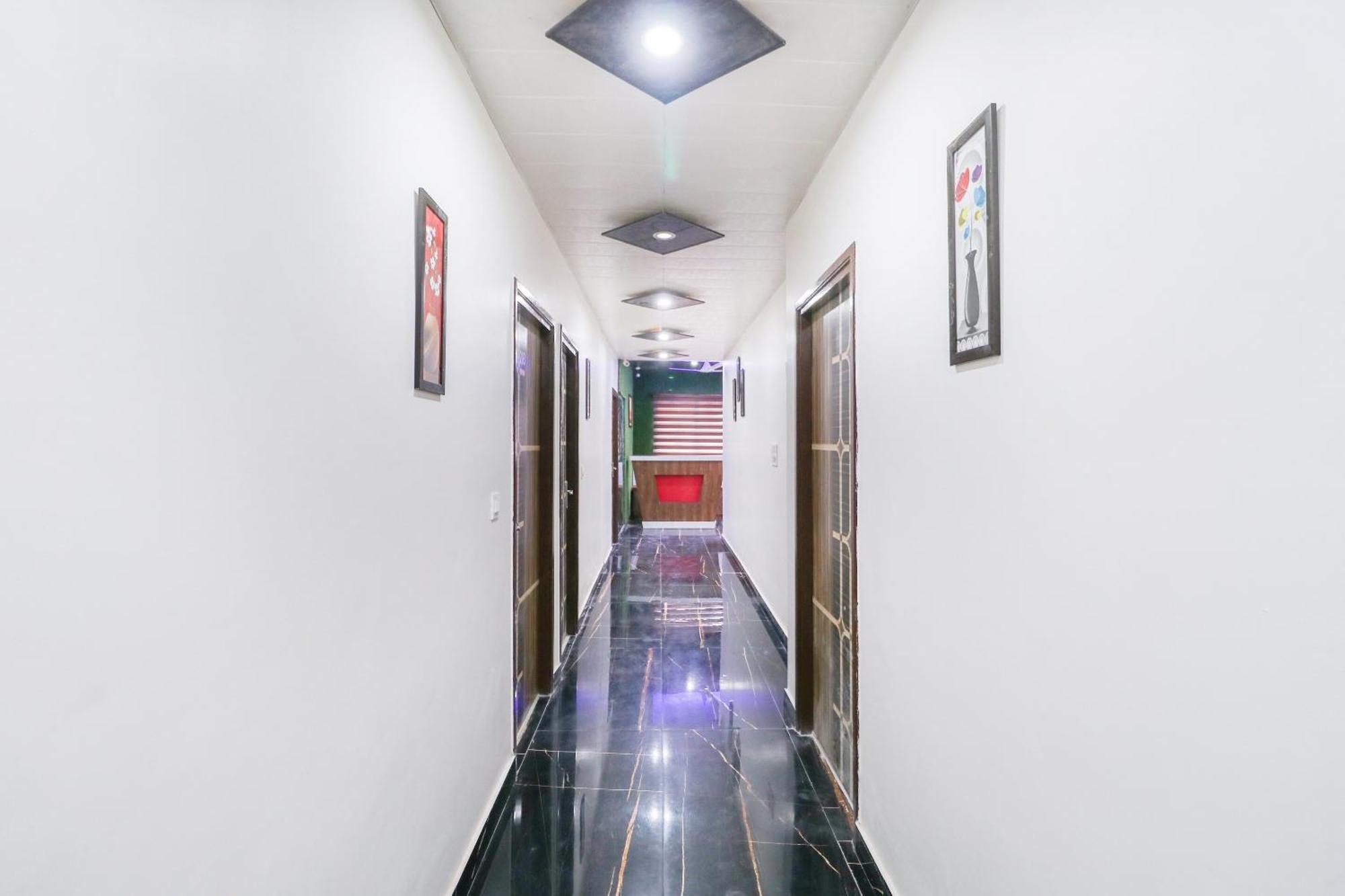 Oyo Flagship Hotel Ambani Zirakpur Exterior foto